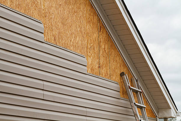 Professional Siding Installation technician working in Avenue, MD